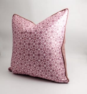 Ramadan Decorative Cushions with Floral Patterns – "روبا" Collection 6 Floral Ramadan decorative cushions with tassels from the 'روبا' collection.