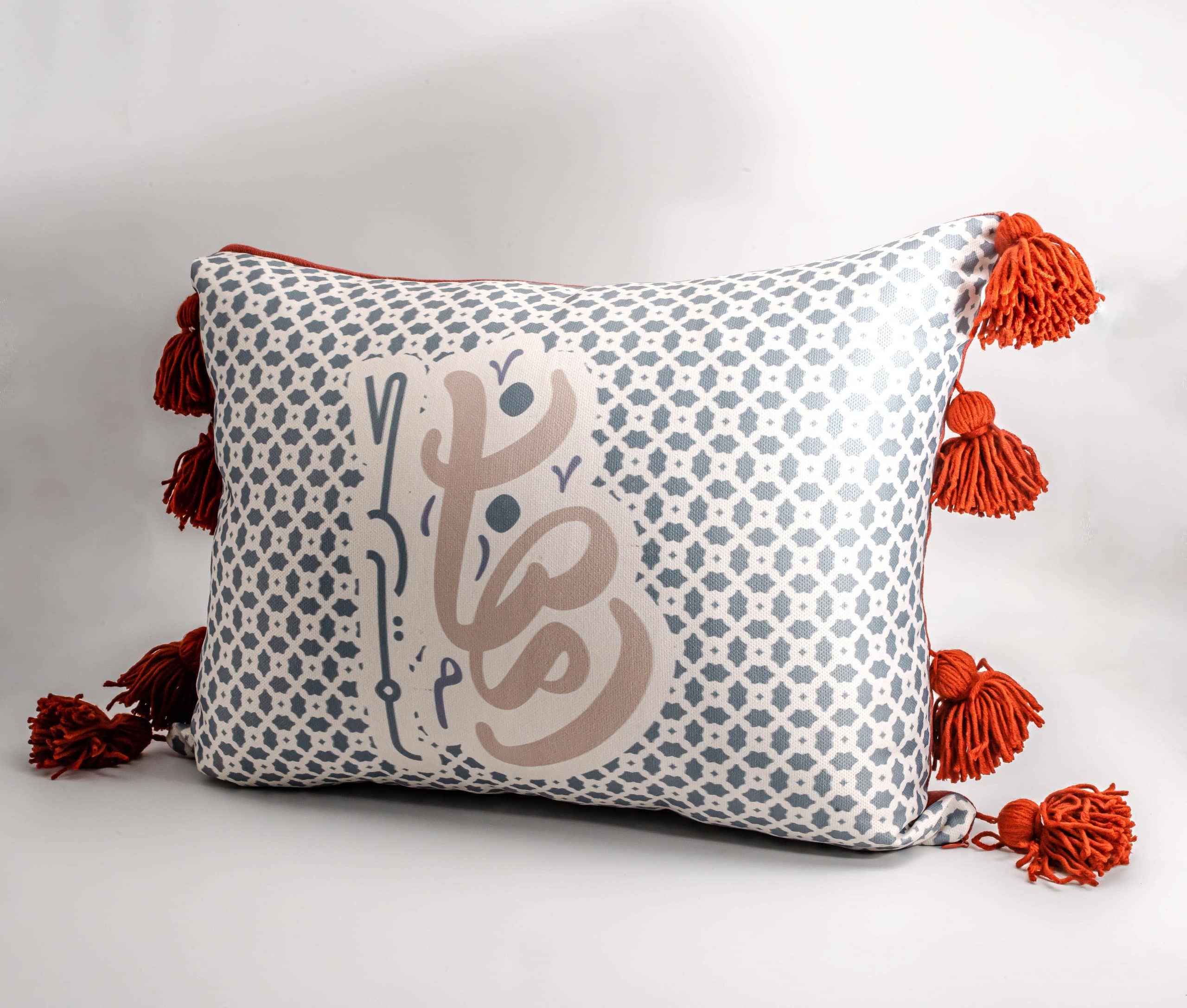Ramadan Decorative Cushions with Modern Geometric Patterns – "كوفي" Collection 10 Decorative cushions with Kufic-inspired patterns and tassels from the 'كوفي' collection.