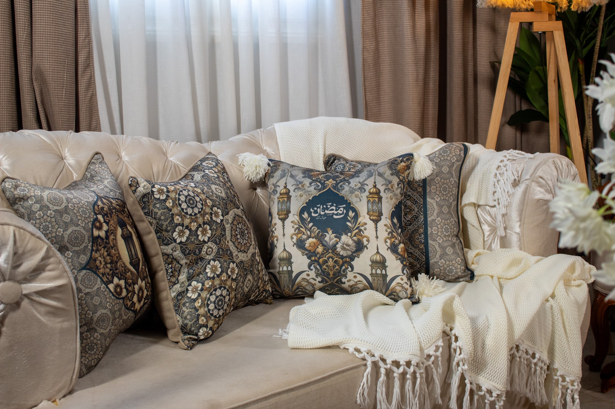 Ramadan Decorative Cushions with Luxurious Patterns – "HOSN" Collection 4 Decorative Ramadan cushions with Arabic royal patterns from the 'HOSN' collection.