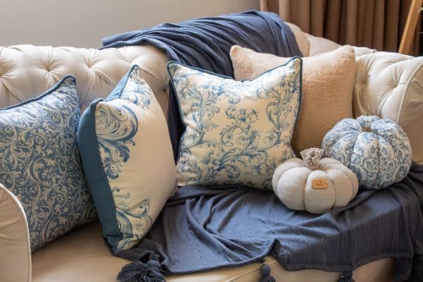 Zelal Decorative Cushions with Elegant Blue Patterns