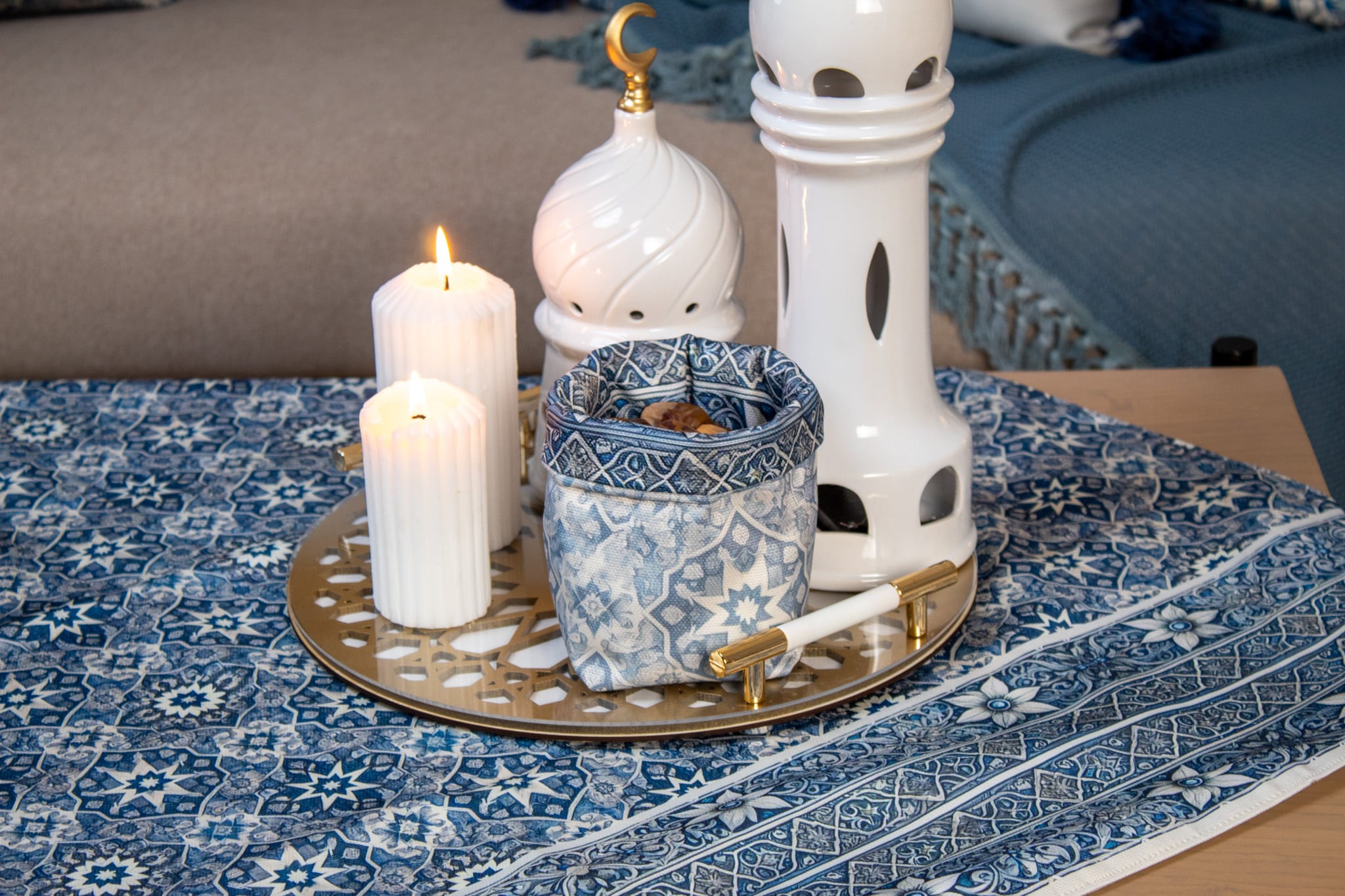 Ramadan Square Table Cover with Geometric Patterns – "زهرا" Collection 6 Square table cover with bold geometric patterns from the 'زهرا' collection, perfect for Ramadan decor.