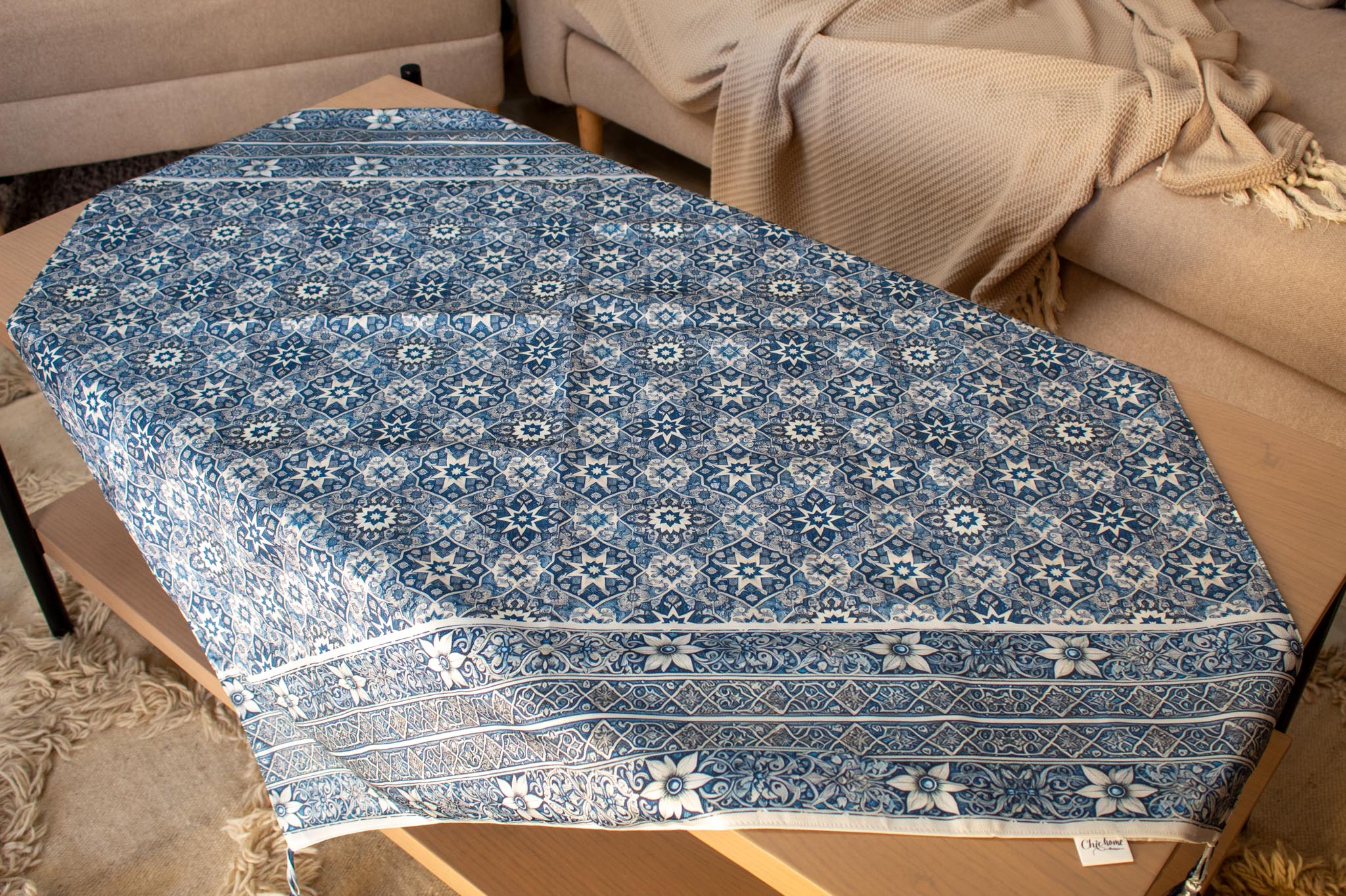 Ramadan Square Table Cover with Geometric Patterns – "زهرا" Collection 4 Square table cover with bold geometric patterns from the 'زهرا' collection, perfect for Ramadan decor.