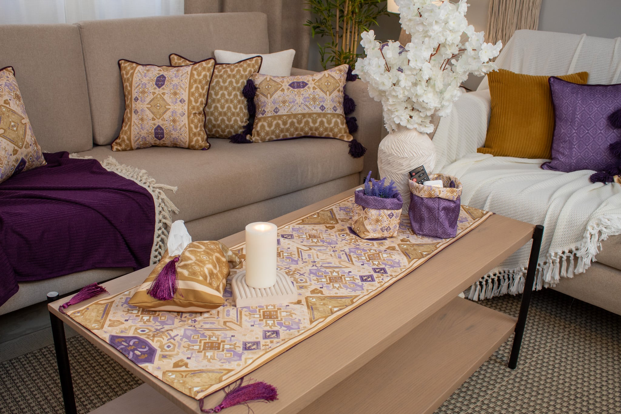 Double-Sided Table Runner with Rich Ethnic Patterns – "كناريا" Collection 6 Table runner with intricate ethnic designs from the 'كناريا' collection.