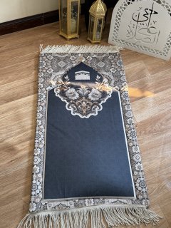 Prayer Rug – HOSN 4 IMG 3784
