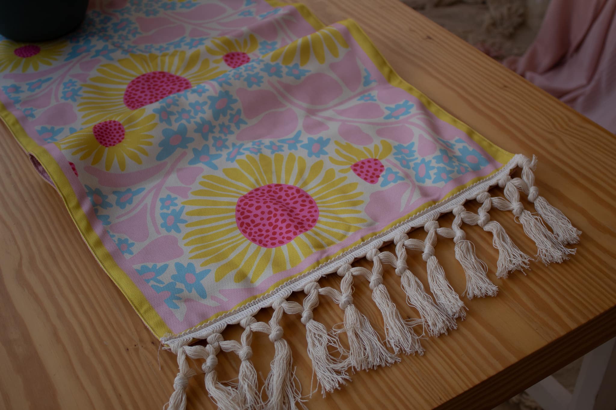 Elegant Fun Runner – Model 1- Vibrant Dual-Sided Table Runner 7 OUT DOOR 05