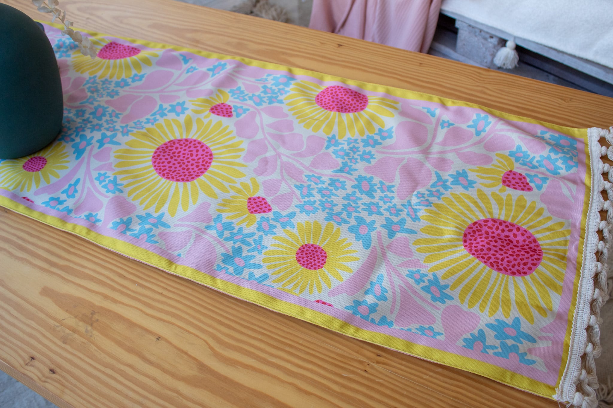 Elegant Fun Runner – Model 1- Vibrant Dual-Sided Table Runner 6 OUT DOOR 06