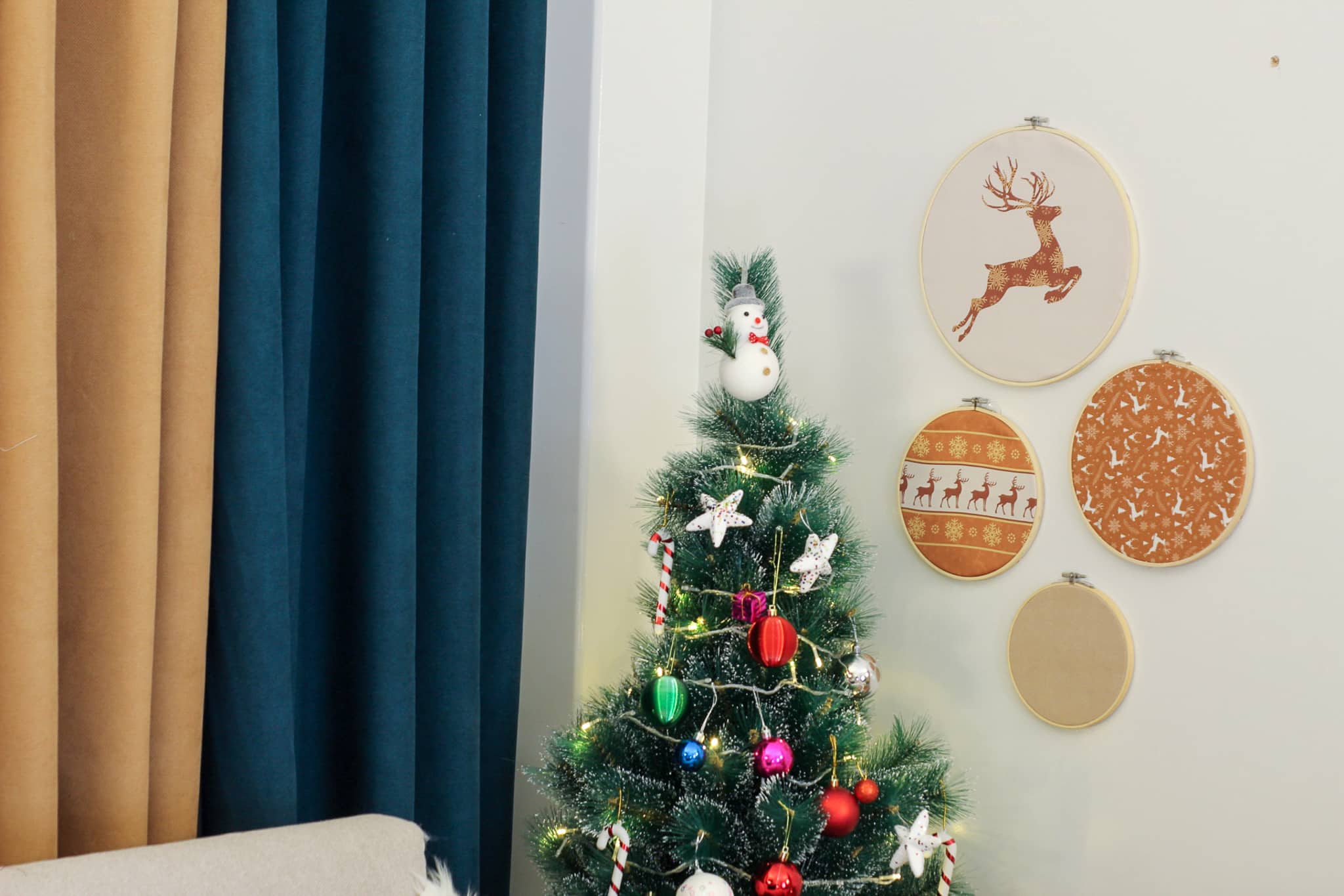 دفا الغزال Embroidery Hoops Set | Chic Home Boutique 4 IMG 2630