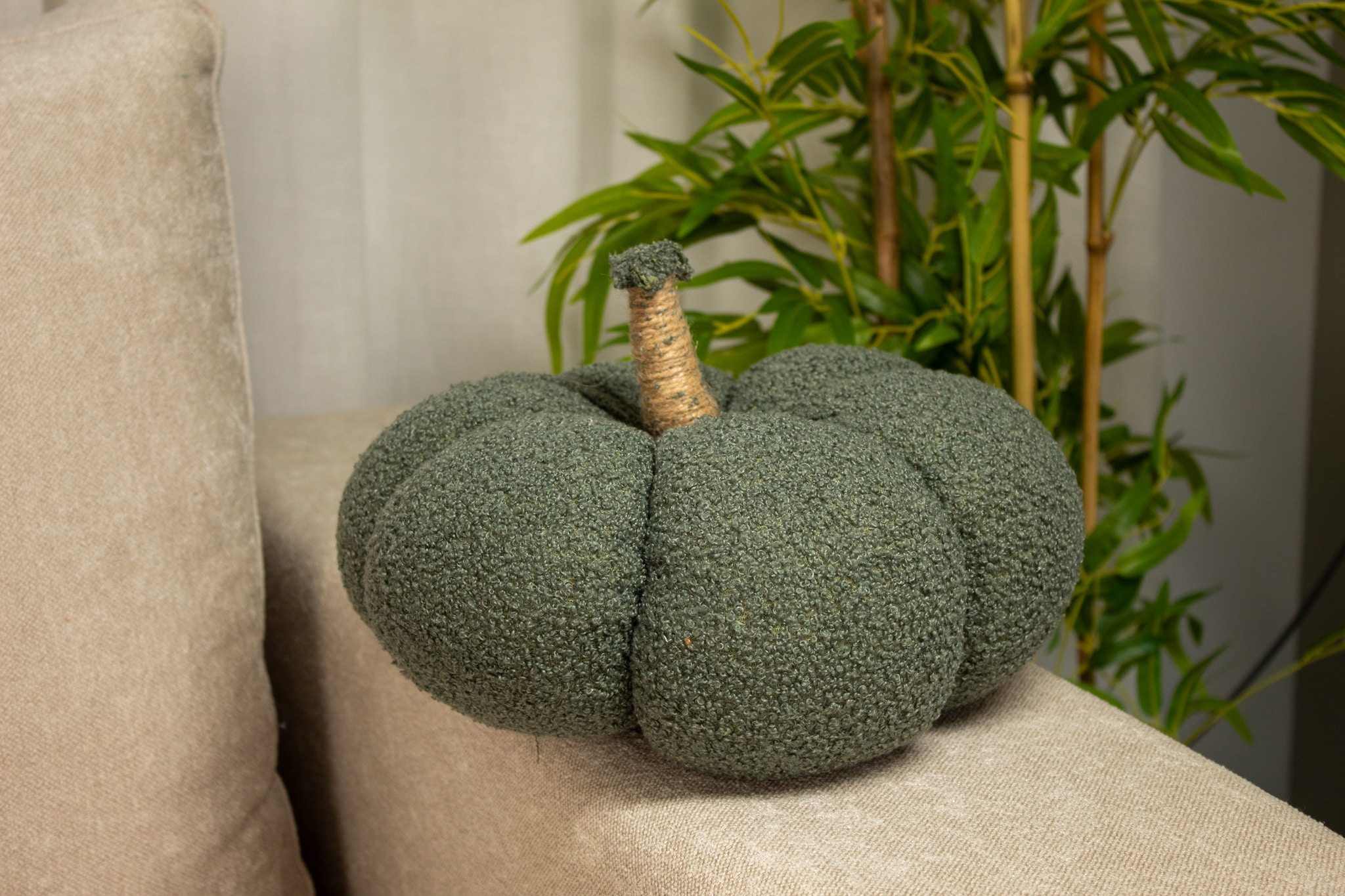Pumpkin Pillow - Olive Green / زيتي داكن 4 يقطين 03